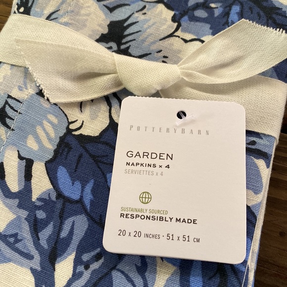 Pottery Barn Garden Floral Cotton/Linen Zelda Print Napkins - Set of 4 - Picture 2 of 12